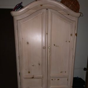 Armoire! Perfect condition